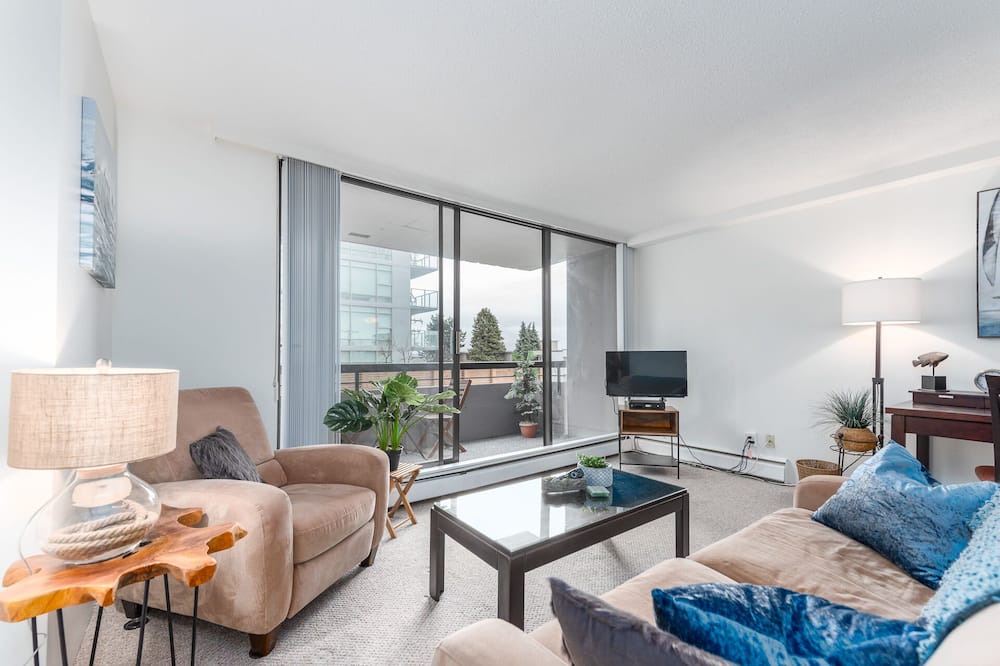 Photo of Livingroom in Central Lonsdale