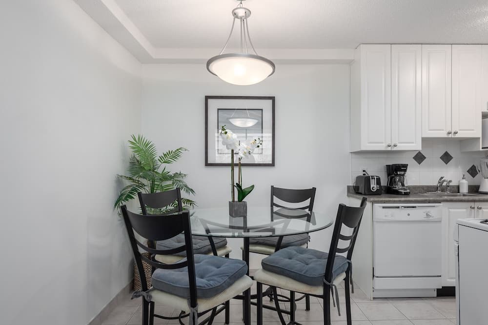 Photo of Kitchen in Central Lonsdale