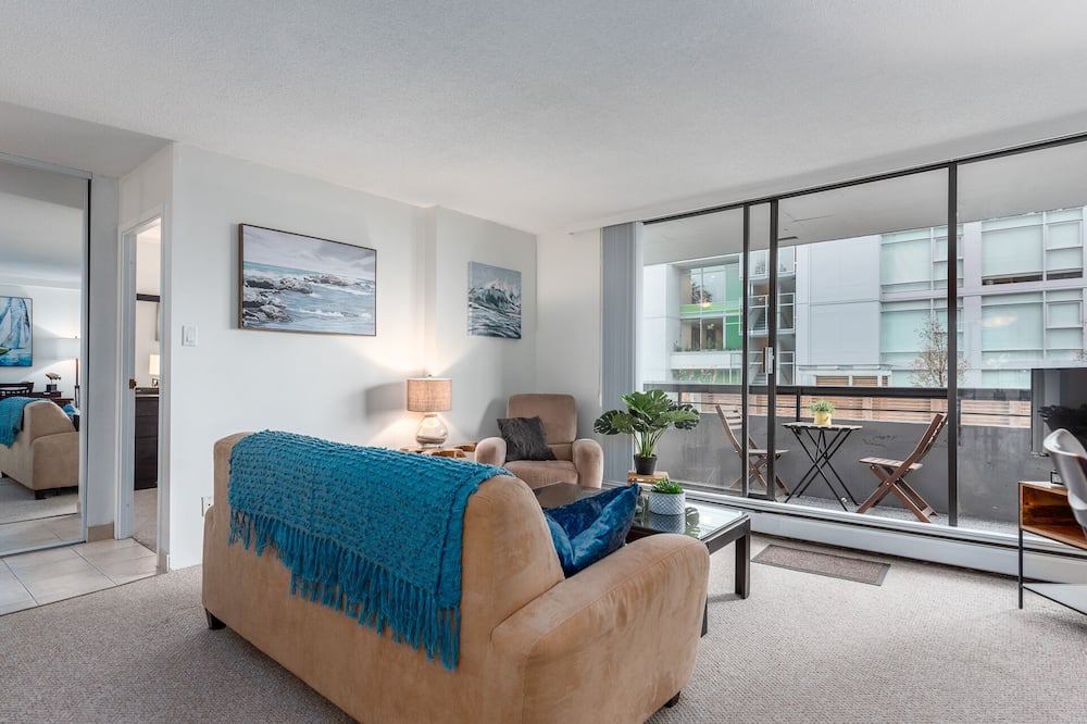 Photo of Livingroom in Central Lonsdale