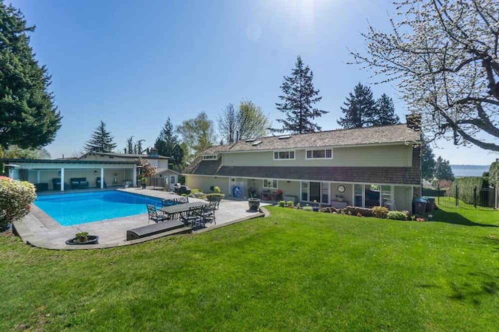Photo of Outdoor in Newton