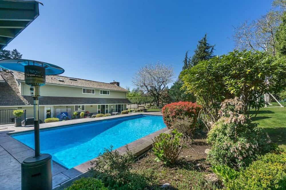 Photo of Outdoor in Newton