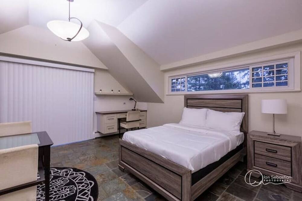 Photo of Bedroom in Newton