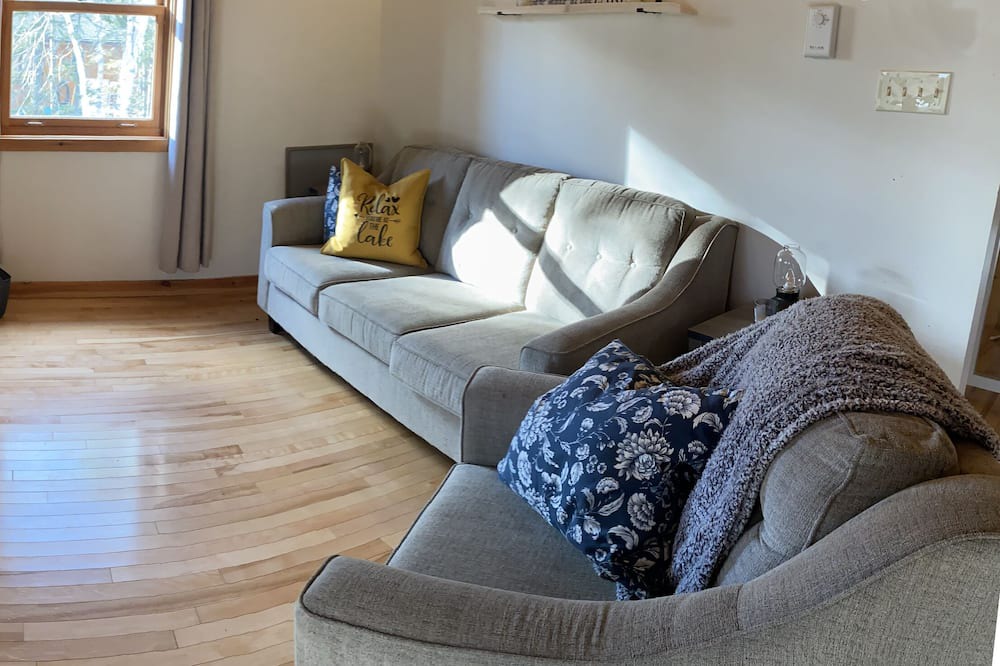 Photo of Livingroom in Smiths Corner