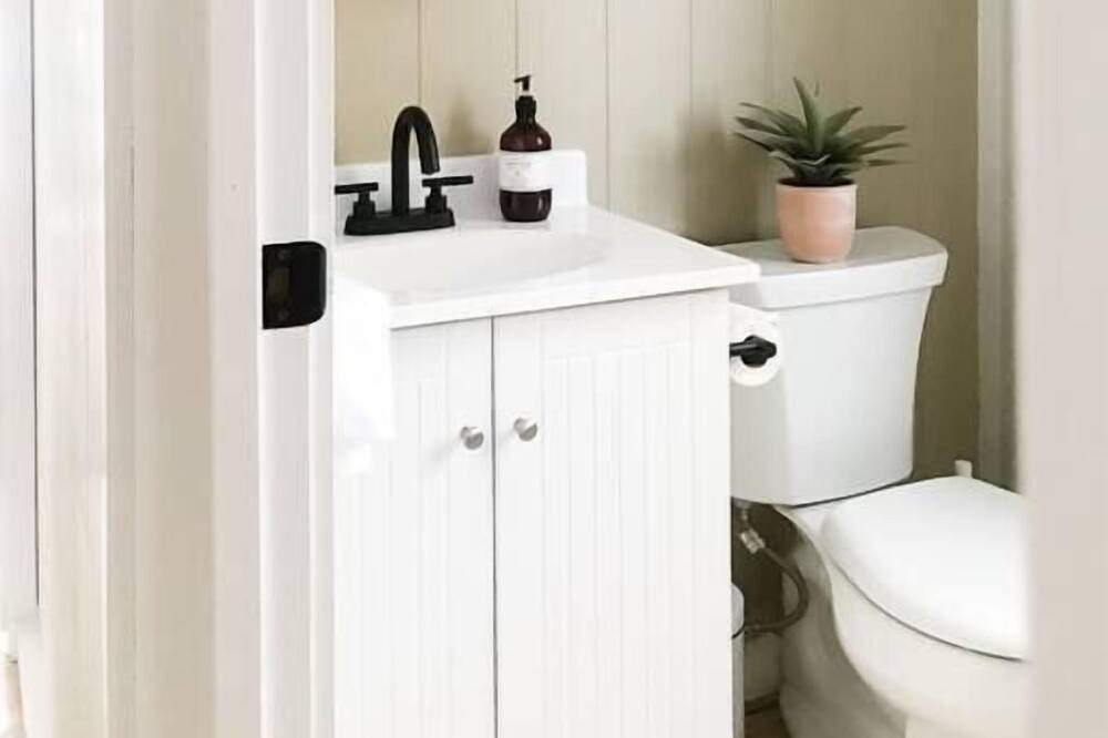 Photo of Bathroom in Division No. 16