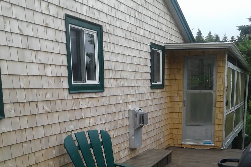 Photo of Patio Balcony in Boutiliers Point