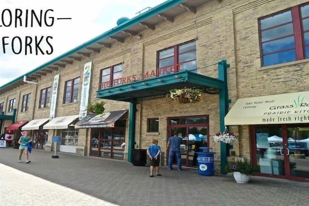 Photo of Others in Downtown Winnipeg