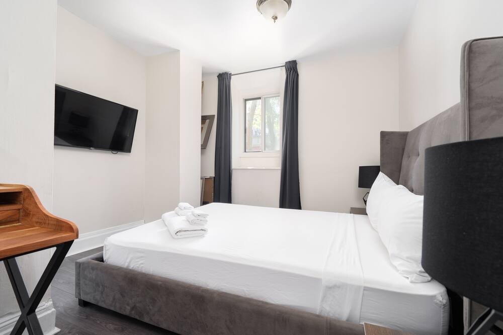 Photo of Bedroom in Quartier des Spectacles