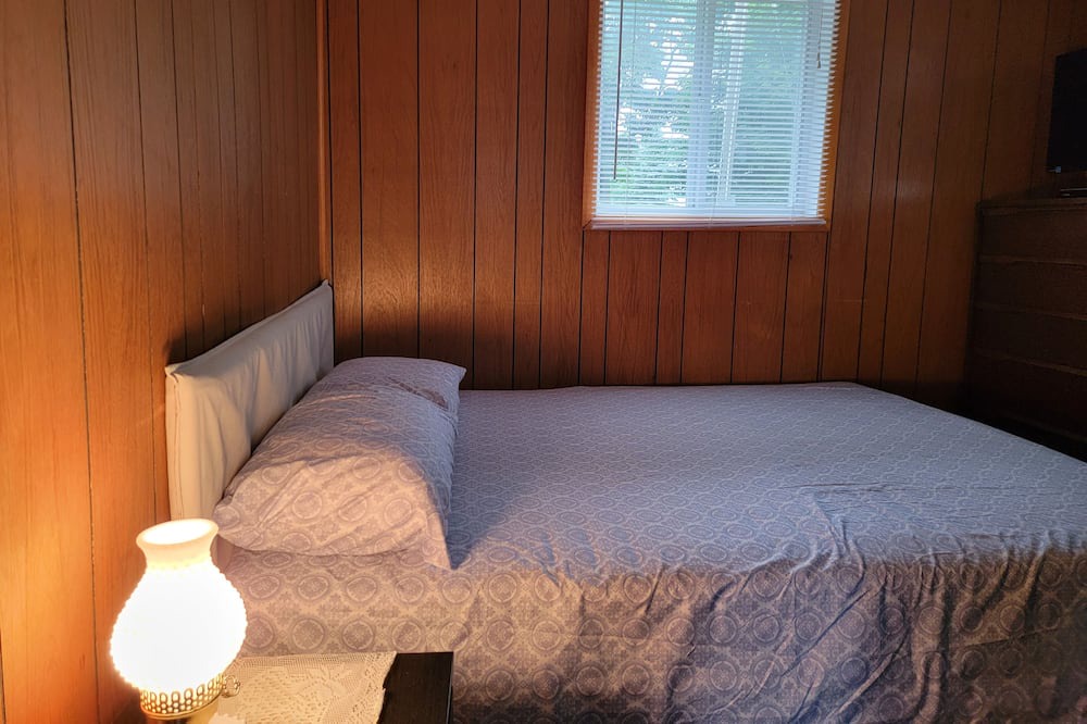 Photo of Bedroom in Greater Napanee