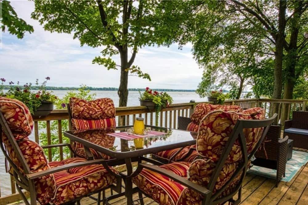 Photo of Patio Balcony in Greater Napanee