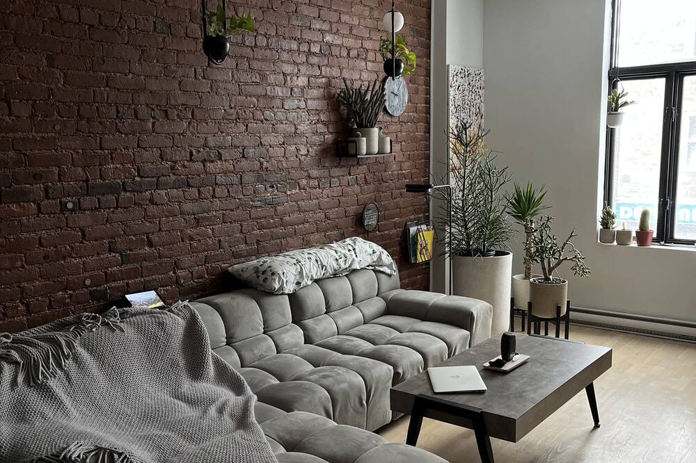 Photo of Livingroom in Hochelaga