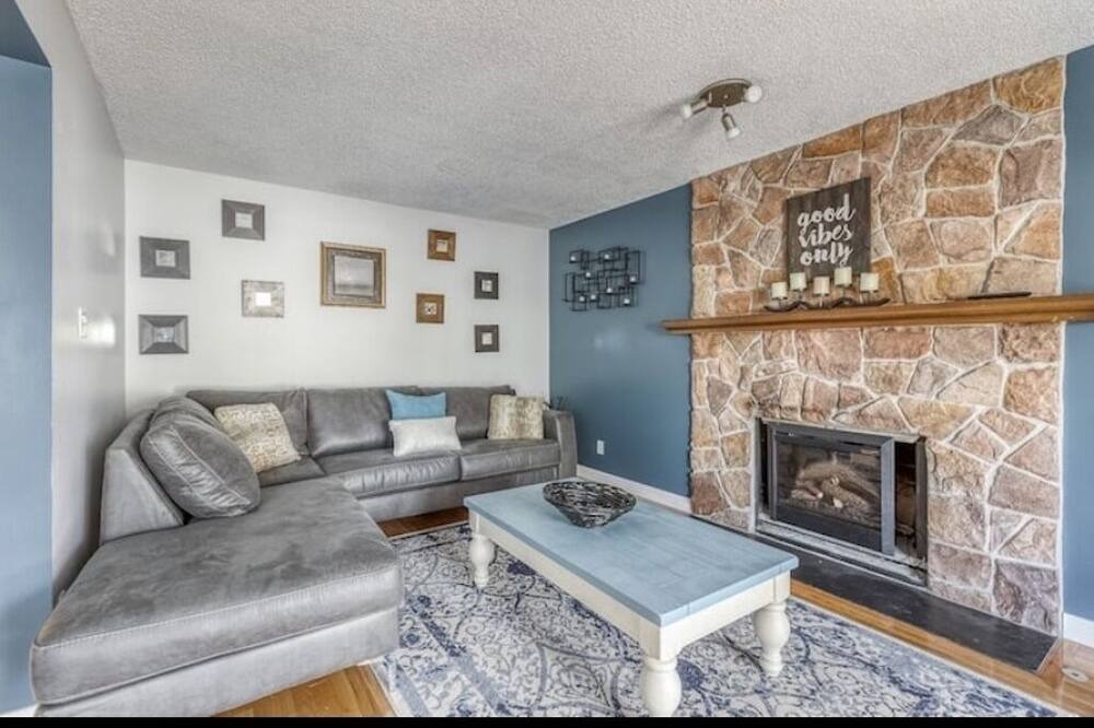 Photo of Livingroom in Southwest Calgary
