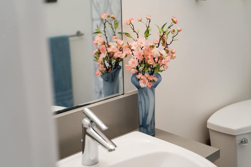 Photo of Bathroom in Inner Harbour