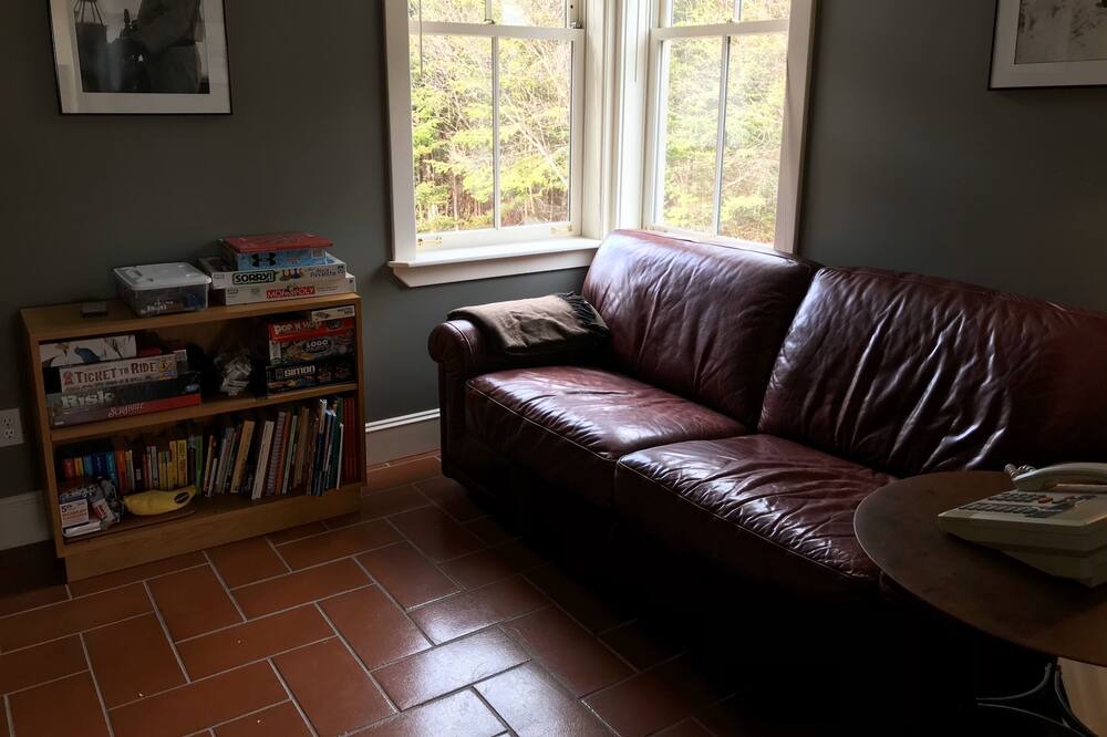 Photo of Livingroom in Terra Nova