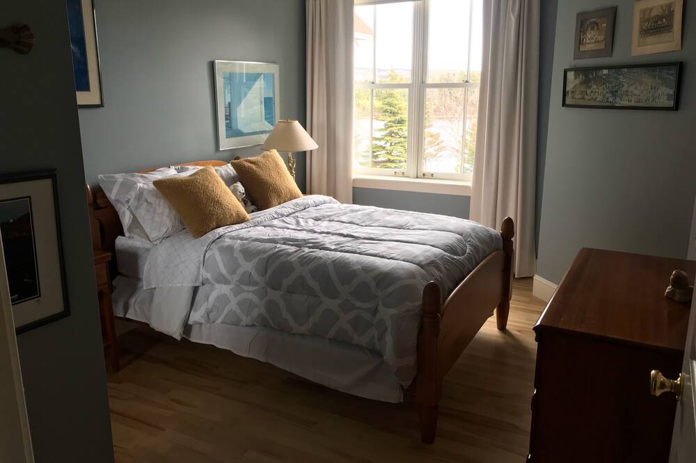 Photo of Bedroom in Terra Nova