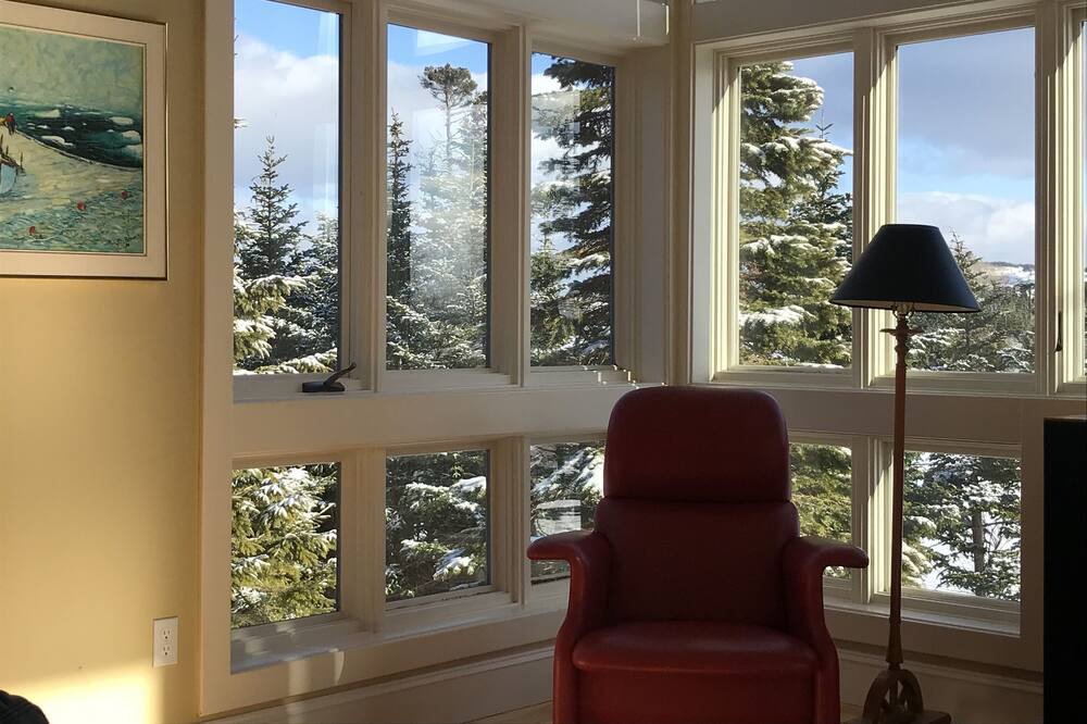 Photo of Livingroom in Terra Nova