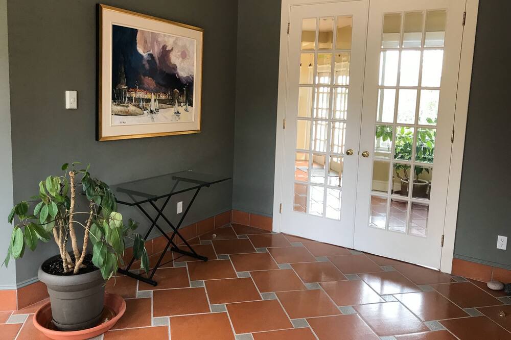 Photo of Livingroom in Terra Nova