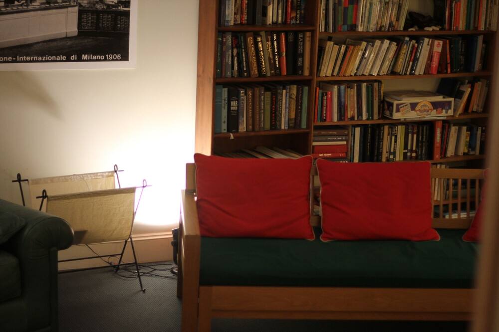 Photo of Livingroom in Terra Nova