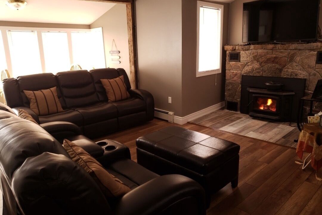 Photo of Livingroom in Jacksons Point