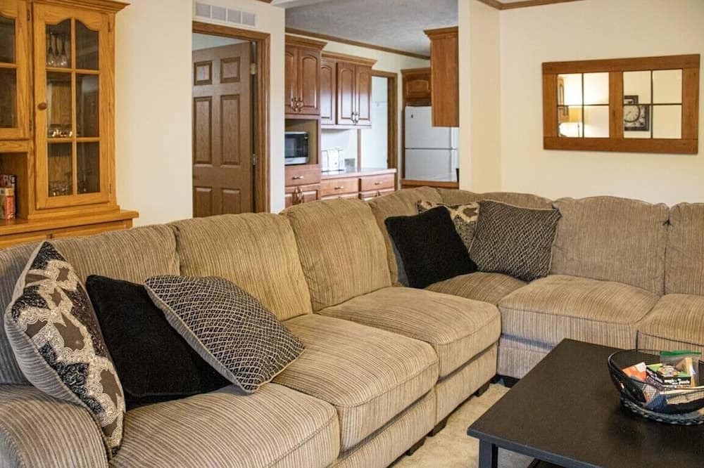 Photo of Livingroom in Ryerson