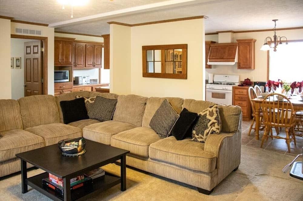 Photo of Livingroom in Ryerson