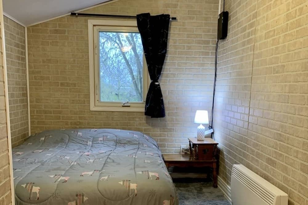 Photo of Bedroom in Saint-Valerien-de-Milton