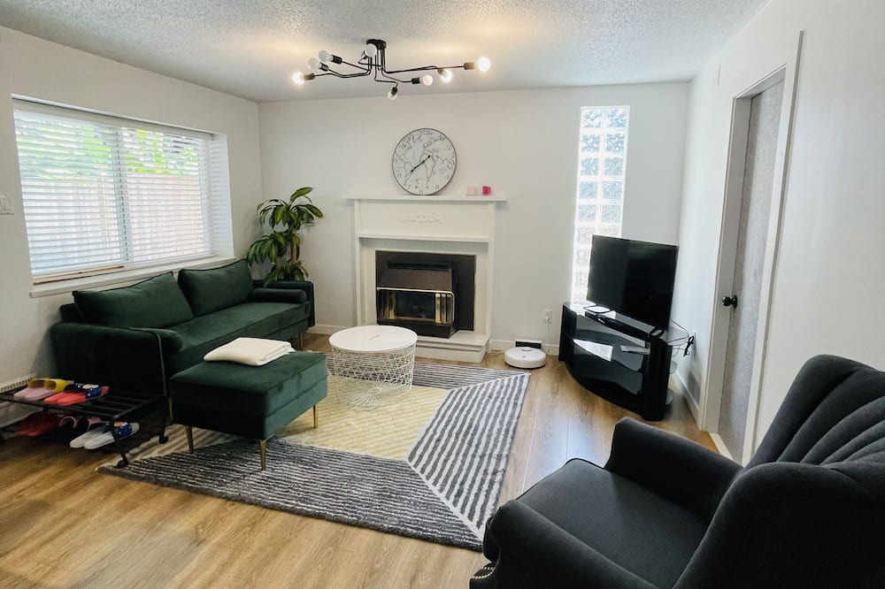 Photo of Livingroom in Burnaby