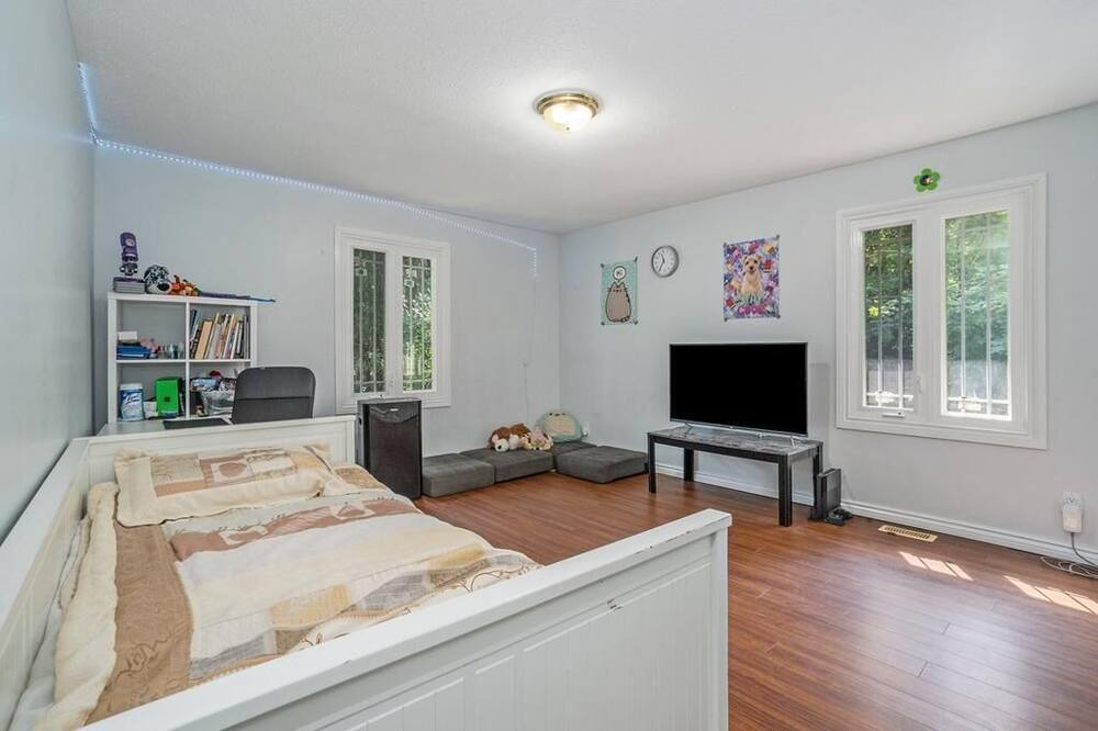 Photo of Livingroom in Aylmer