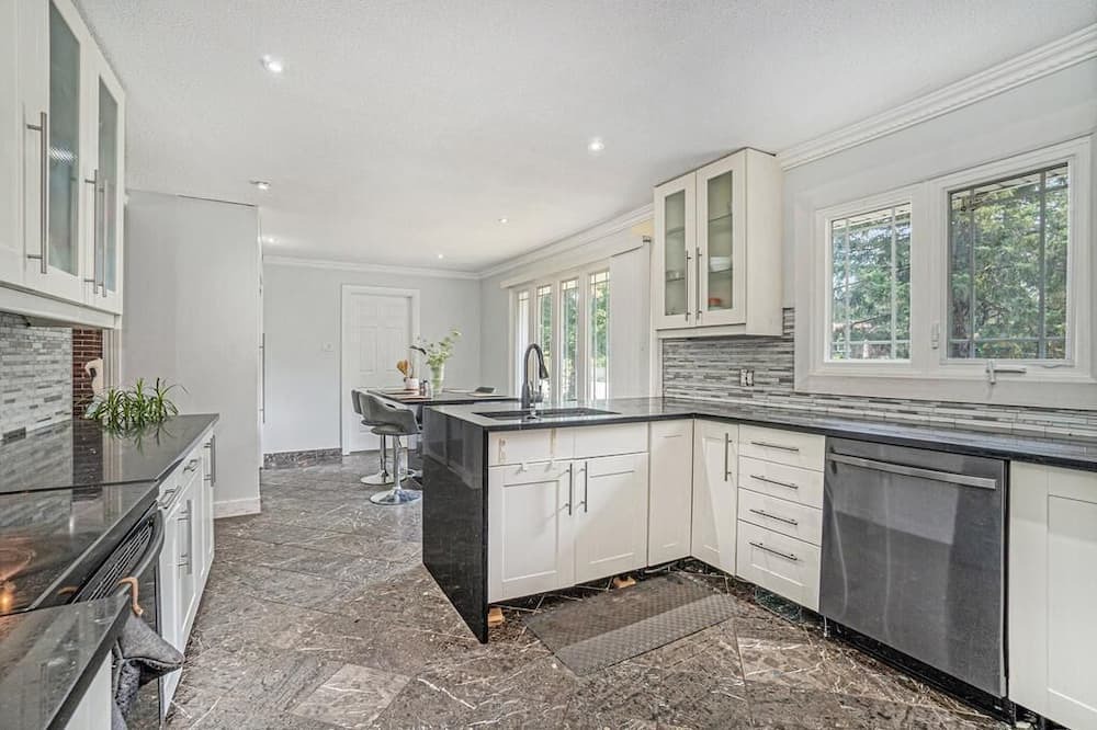 Photo of Kitchen in Aylmer