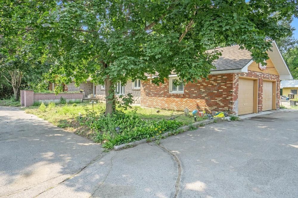 Photo of Outdoor in Aylmer