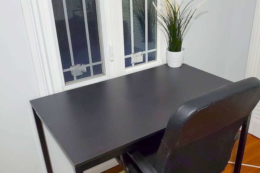 Photo of Bedroom in Aylmer