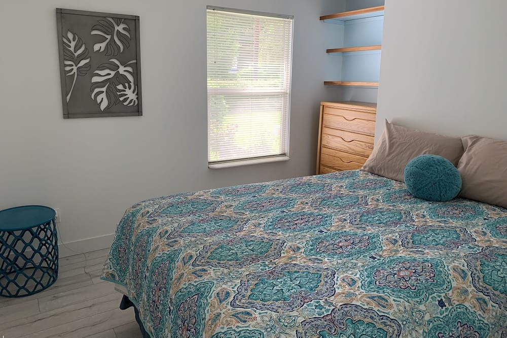 Photo of Bedroom in Canoe