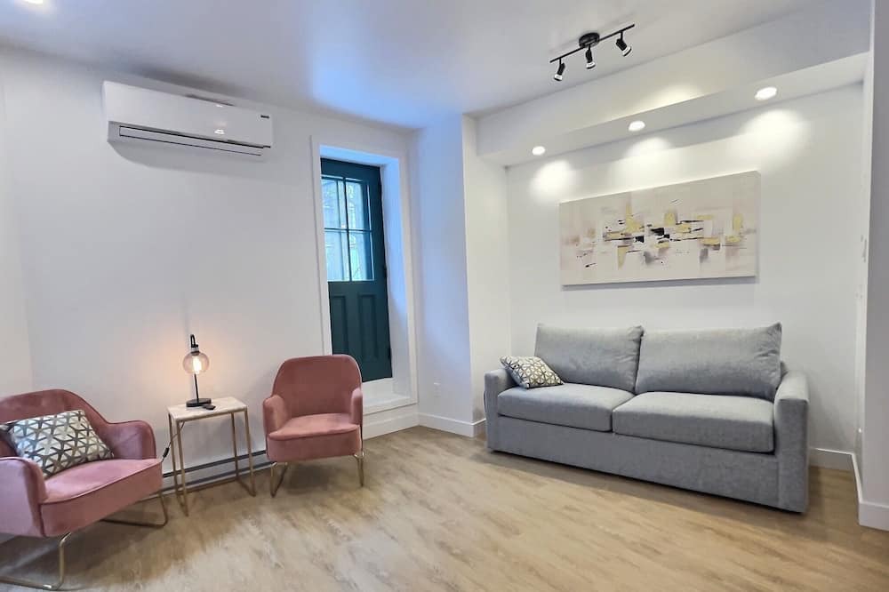 Photo of Livingroom in Old Quebec