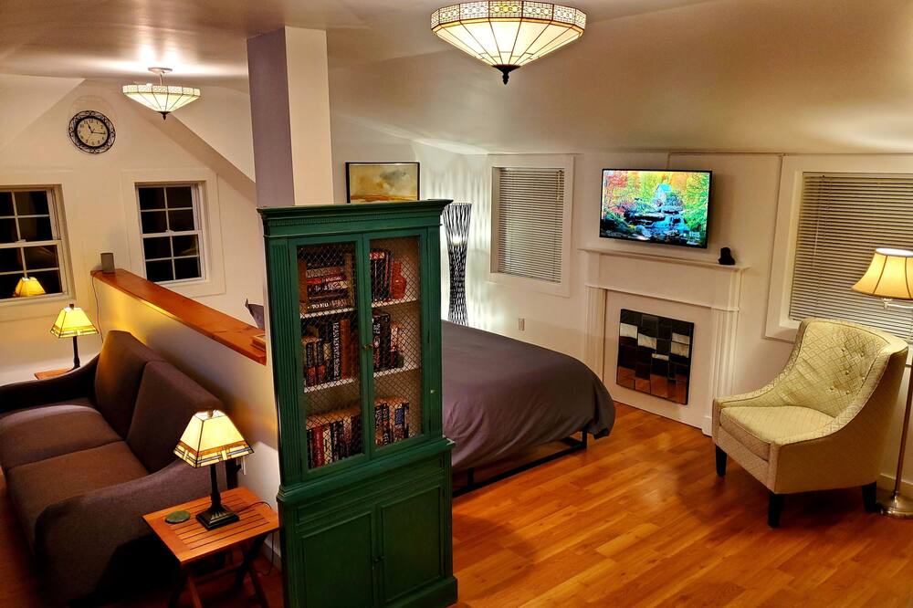 Photo of Bedroom in Port Carling