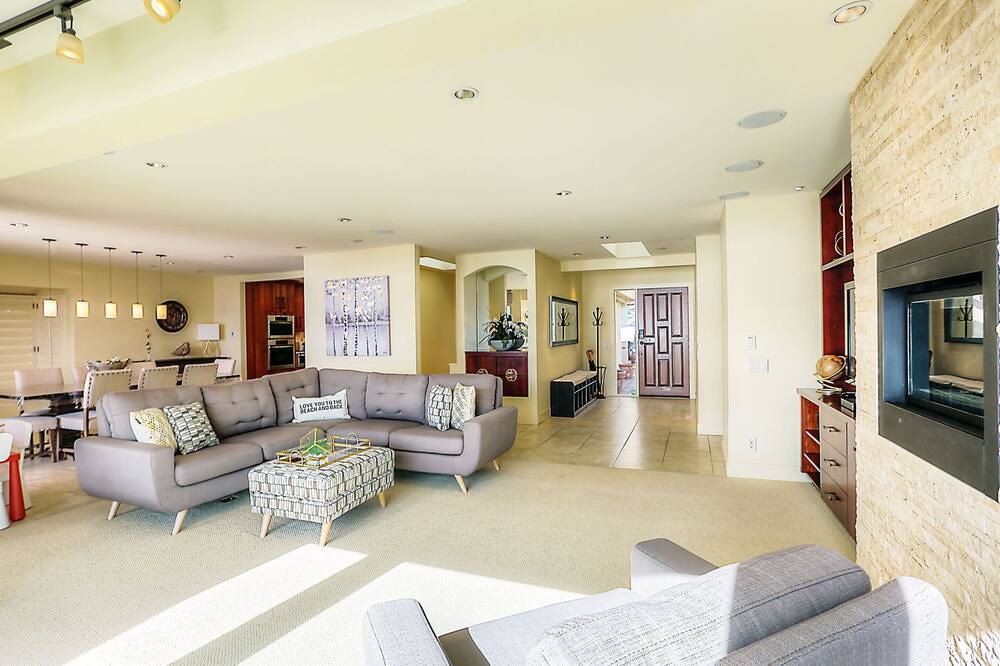 Photo of Livingroom in Westbank