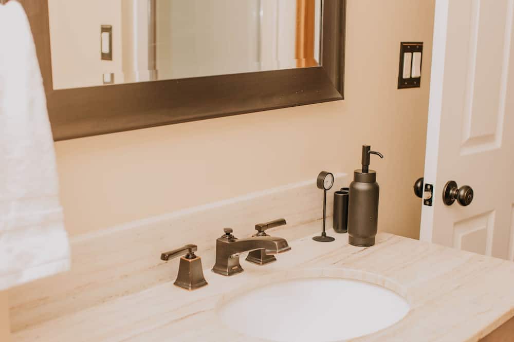 Photo of Bathroom in Georgian Bluffs