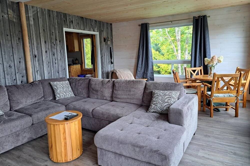 Photo of Livingroom in Saint-Hermenegilde