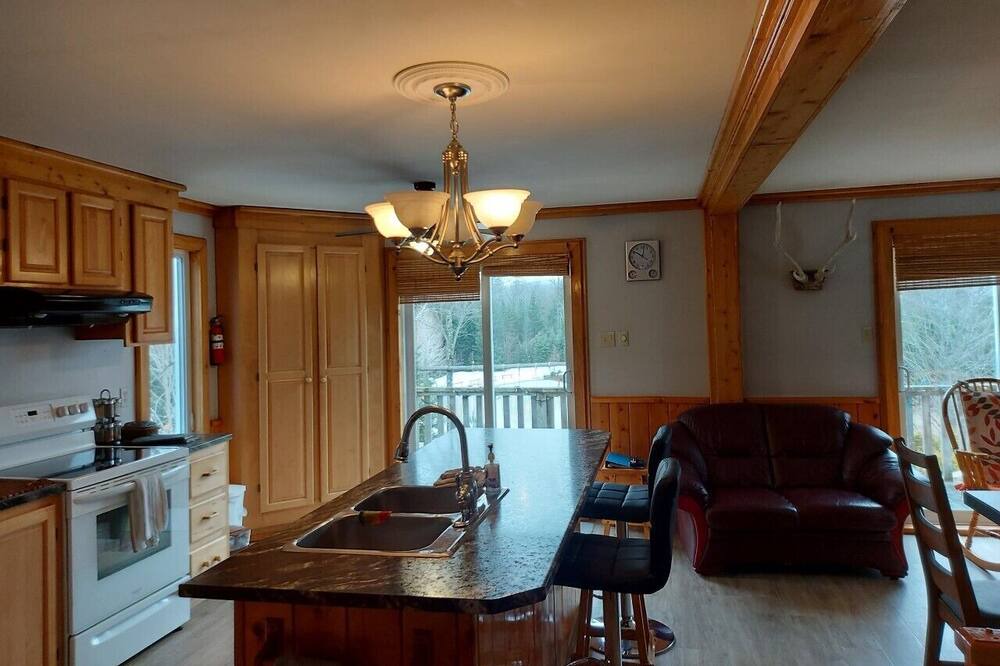 Photo of Kitchen in Saint-Hermenegilde