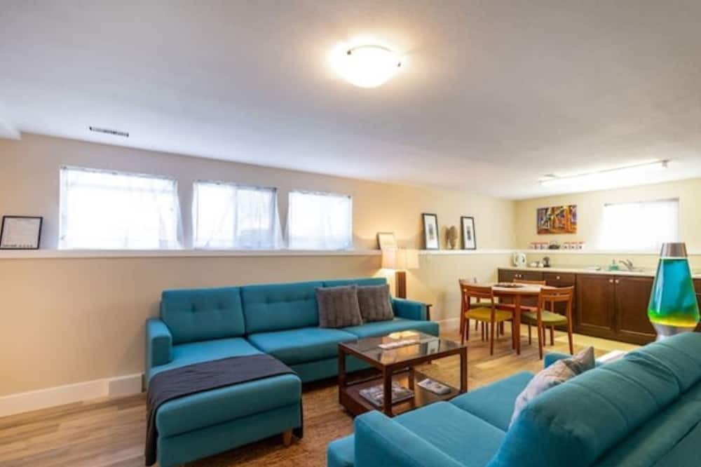 Photo of Livingroom in Kelowna Central Business District
