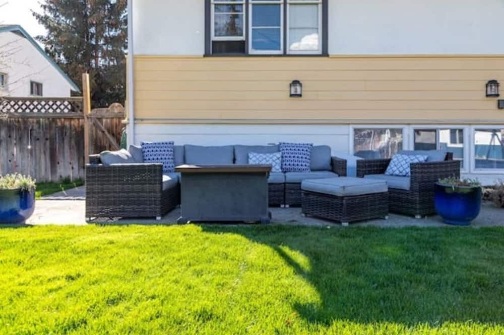 Photo of Patio Balcony in Kelowna Central Business District