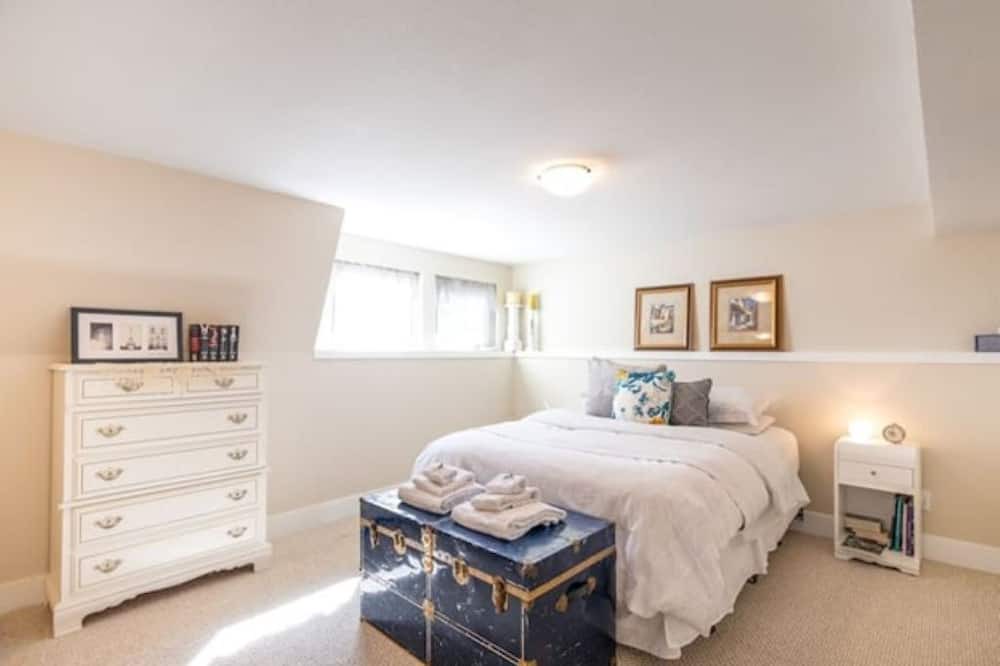 Photo of Bedroom in Kelowna Central Business District