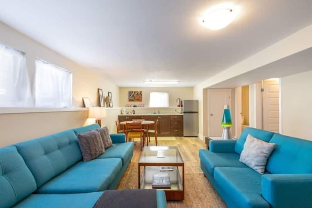 Photo of Livingroom in Kelowna Central Business District