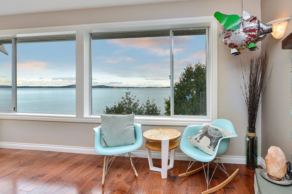 Photo of Bedroom in Mill Bay