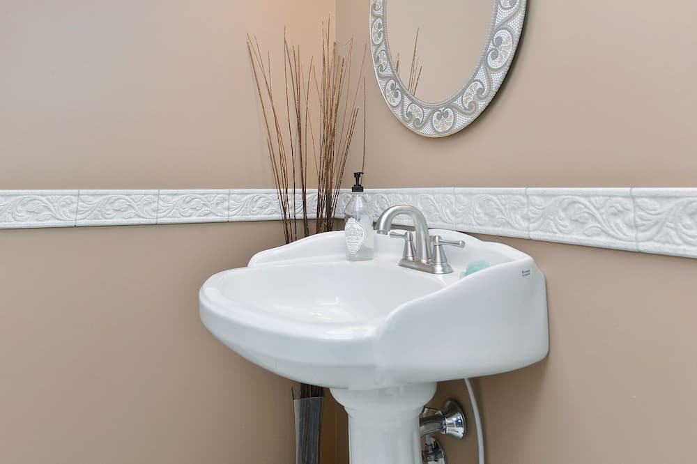 Photo of Bedroom in Mill Bay