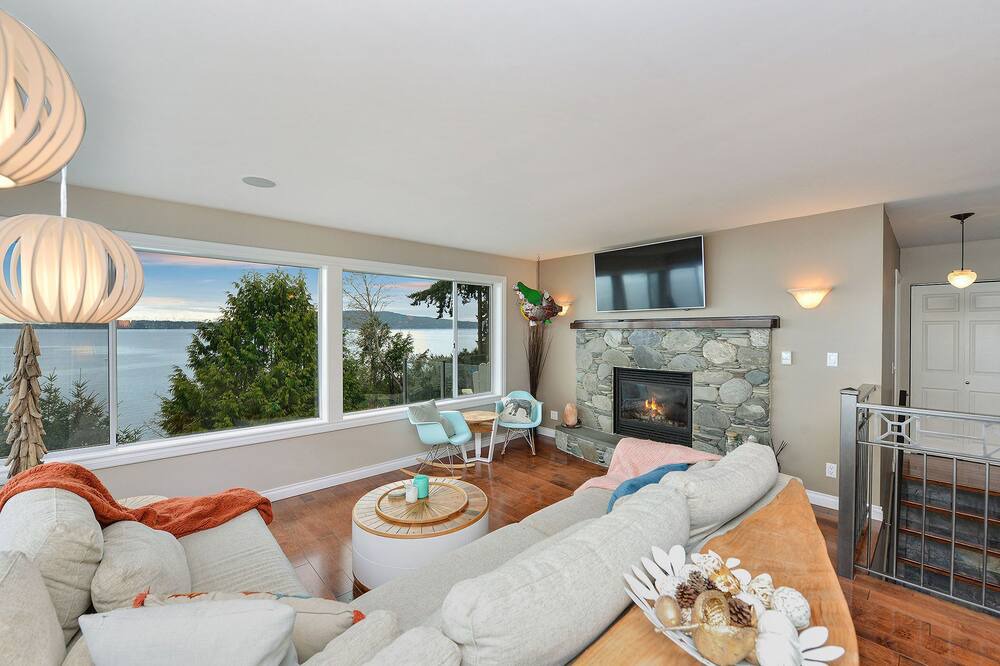 Photo of Bedroom in Mill Bay