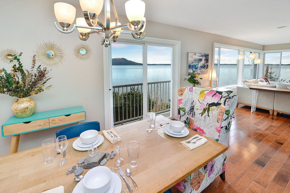 Photo of Bedroom in Mill Bay