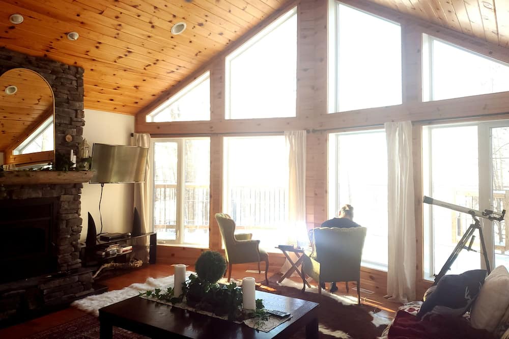 Photo of Livingroom in Beaconia