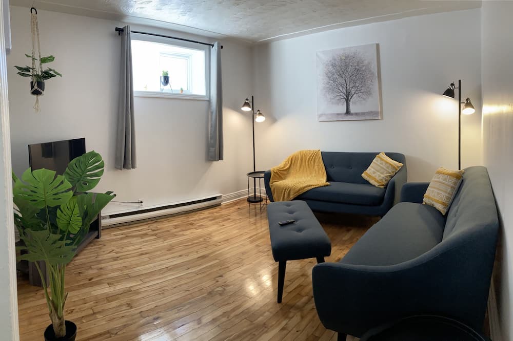 Photo of Livingroom in Sherbrooke