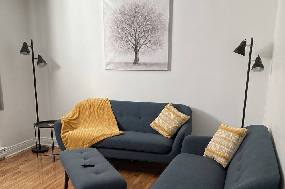Photo of Livingroom in Sherbrooke