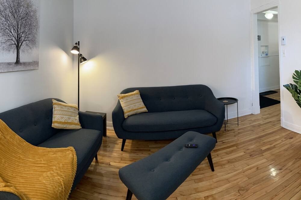 Photo of Livingroom in Sherbrooke