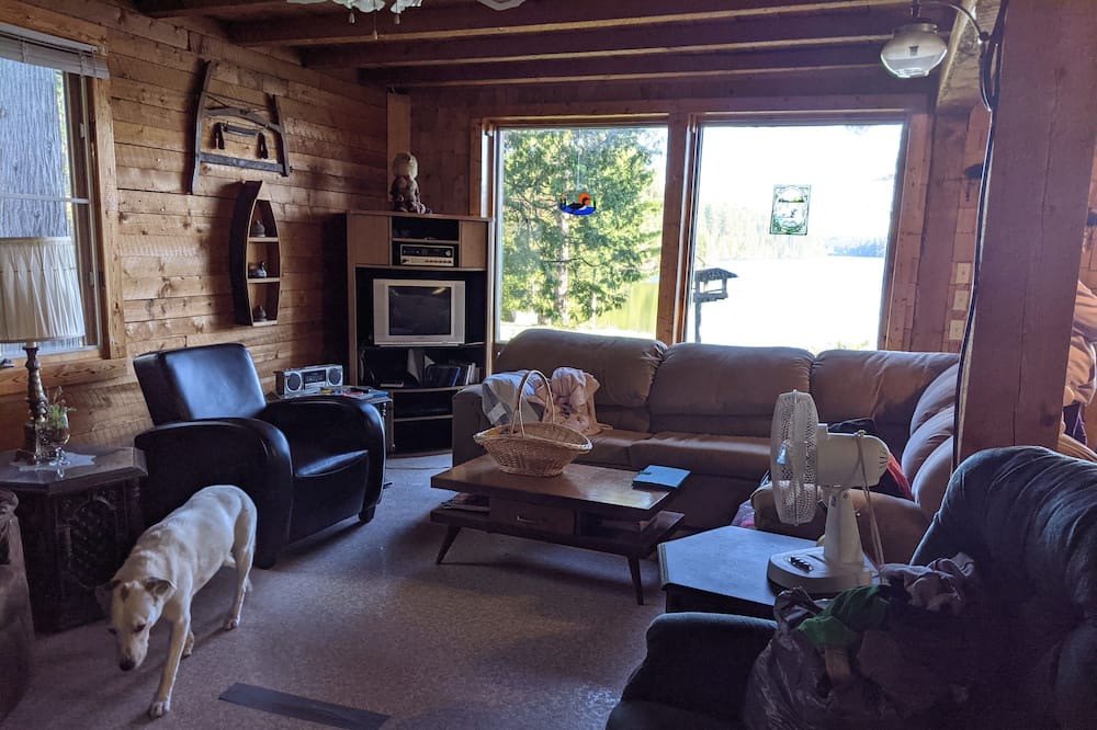 Photo of Livingroom in Timmins